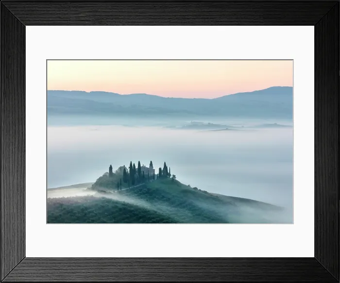 Framed Print : Podere Belvedere and mist-filled Val d'Orcia at dawn, San Quirico d'Orcia, Tuscany, Italy Framed Print : Podere Belvedere and mist-filled Val d'Orcia at dawn, San Quirico d'Orcia, Tuscany, Italy