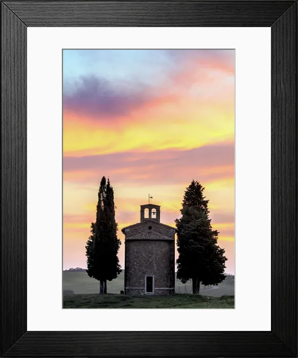 Framed Print : The Chapel of Madonna di Vitaleta at sunset. Val d'Orcia, near San Quirico d'Orcia, Tuscany, Italy Framed Print : The Chapel of Madonna di Vitaleta at sunset. Val d'Orcia, near San Quirico d'Orcia, Tuscany, Italy