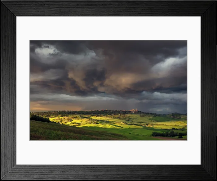 Framed Print : View across the Val d'Orcia towards Pienza, Val d'Orcia, Tuscany, Italy Framed Print : View across the Val d'Orcia towards Pienza, Val d'Orcia, Tuscany, Italy