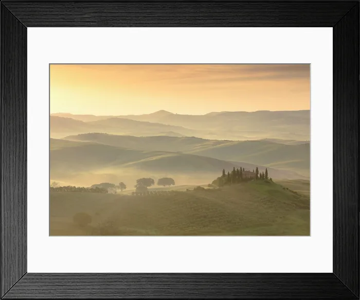 Framed Print : Podere Belvedere and mist-filled Val d'Orcia at dawn, San Quirico d'Orcia, Tuscany, Italy Framed Print : Podere Belvedere and mist-filled Val d'Orcia at dawn, San Quirico d'Orcia, Tuscany, Italy