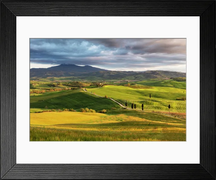 Framed Print : Val d'Orcia with Terrapille Farmhouse (featured in Gladiator movie) in the distance, near Pienza, Tuscany, Italy Framed Print : Val d'Orcia with Terrapille Farmhouse (featured in Gladiator movie) in the distance, near Pienza, Tuscany, Italy