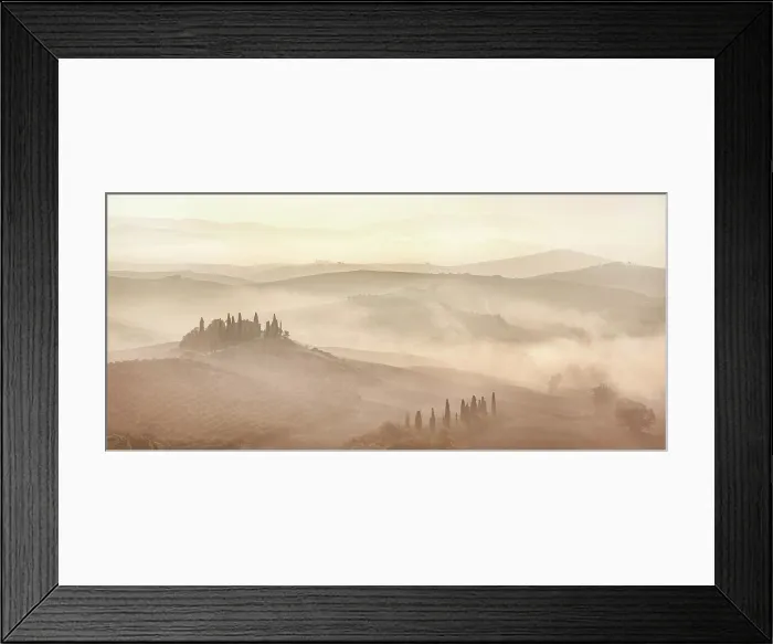 Framed Print : Podere Belvedere and mist-filled Val d'Orcia at dawn, San Quirico d'Orcia, Tuscany, Italy Framed Print : Podere Belvedere and mist-filled Val d'Orcia at dawn, San Quirico d'Orcia, Tuscany, Italy