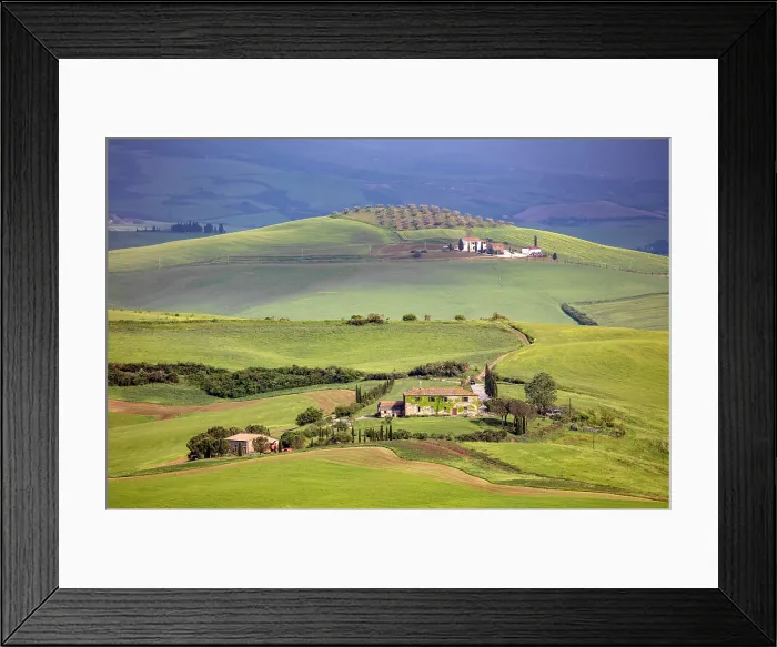 Framed Print : Farmhouses and rolling fields, Val d'Orcia, near San Quirico d'Orcia, Tuscany, Italy Framed Print : Farmhouses and rolling fields, Val d'Orcia, near San Quirico d'Orcia, Tuscany, Italy
