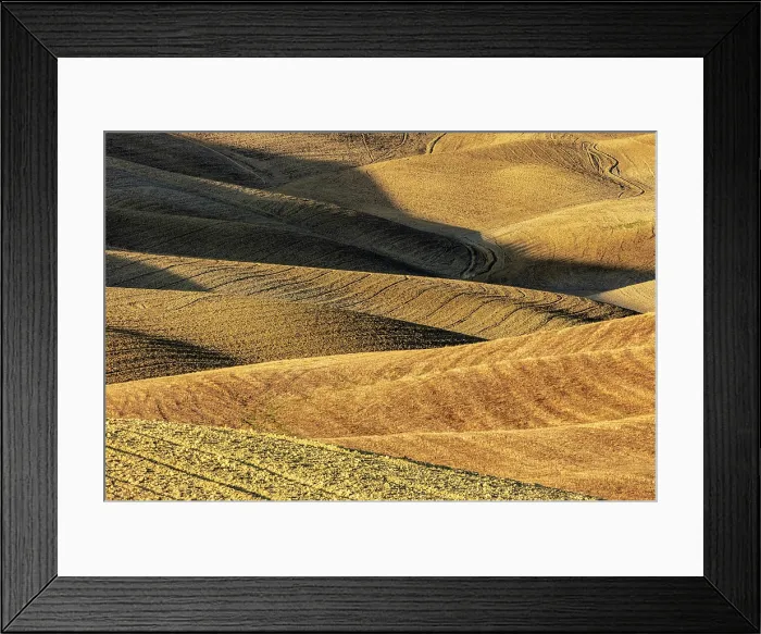 Framed Print : Ploughed fields in late summer, Val d'Orcia, Tuscany, Italy Framed Print : Ploughed fields in late summer, Val d'Orcia, Tuscany, Italy