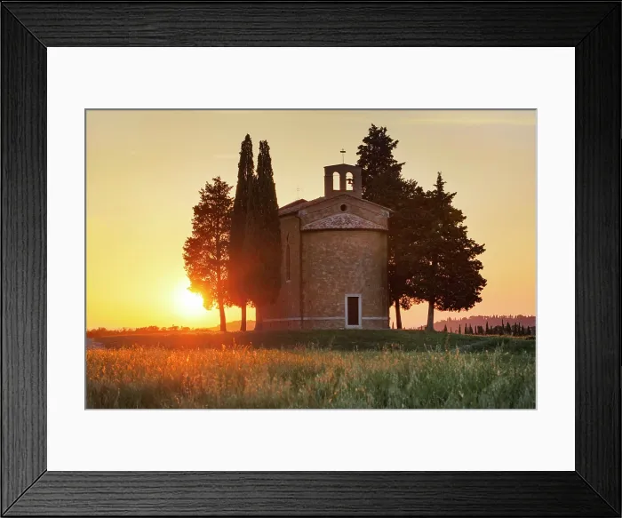 Framed Print : The Chapel of Madonna di Vitaleta at sunset. Val d'Orcia, near San Quirico d'Orcia, Tuscany, Italy Framed Print : The Chapel of Madonna di Vitaleta at sunset. Val d'Orcia, near San Quirico d'Orcia, Tuscany, Italy