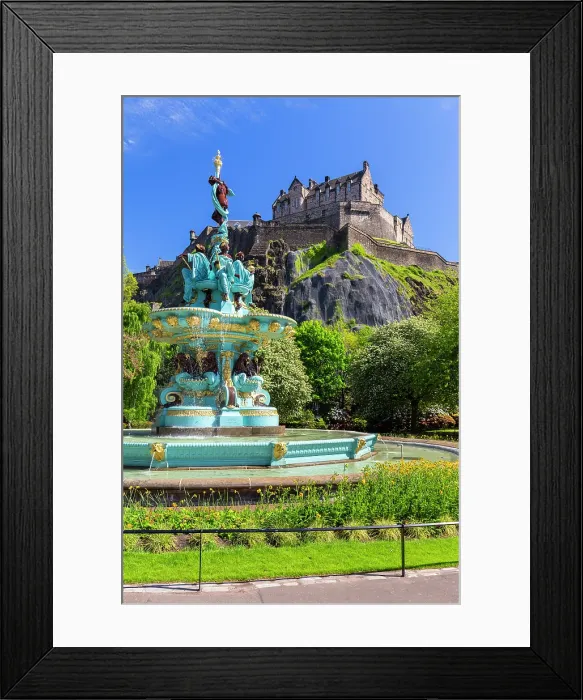 Framed Print : Ross Fountain and Edinburgh castle in spring. Edinburgh, Scotland, United Kingdom Framed Print : Ross Fountain and Edinburgh castle in spring. Edinburgh, Scotland, United Kingdom