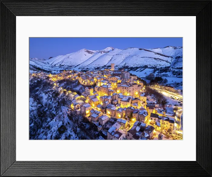 Framed Print : Santo Stefano di Sessanio covered with snow, Gran Sasso and Laga Mountains National Park, L'Aquila province, Abruzzo, Apennines, Italy