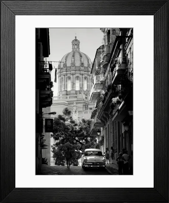 Framed Print : Old American car parked on a street in Havana Centro, Havana, Cuba, Caribbean Framed Print : Old American car parked on a street in Havana Centro, Havana, Cuba, Caribbean