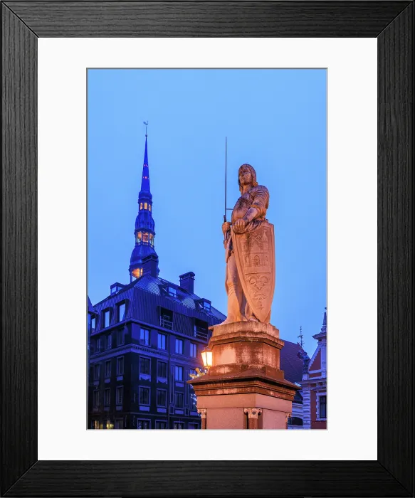 Framed Print : The Roland Statue and House of Blackheads, Town Hall square, Riga, Latvia