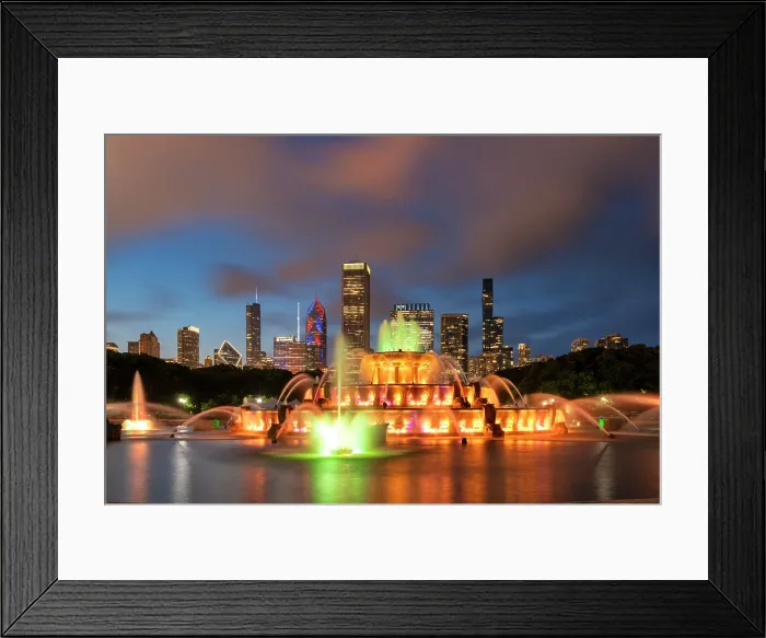 Framed Print : Buckingham Fountain at Night, Grant Park, Chicago, Illinois, USA Framed Print : Buckingham Fountain at Night, Grant Park, Chicago, Illinois, USA