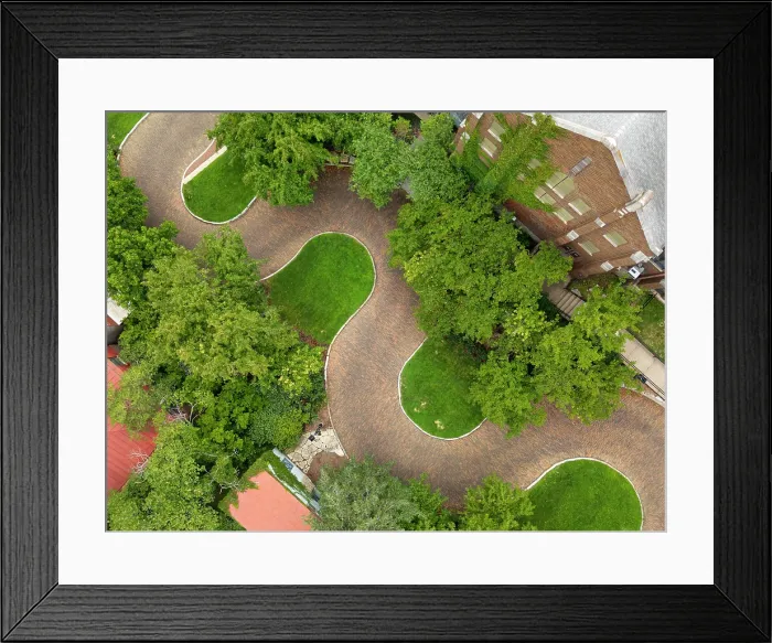 Framed Print : Snake Alley, (crookedest street in the world), Burlington, Iowa, USA Framed Print : Snake Alley, (crookedest street in the world), Burlington, Iowa, USA