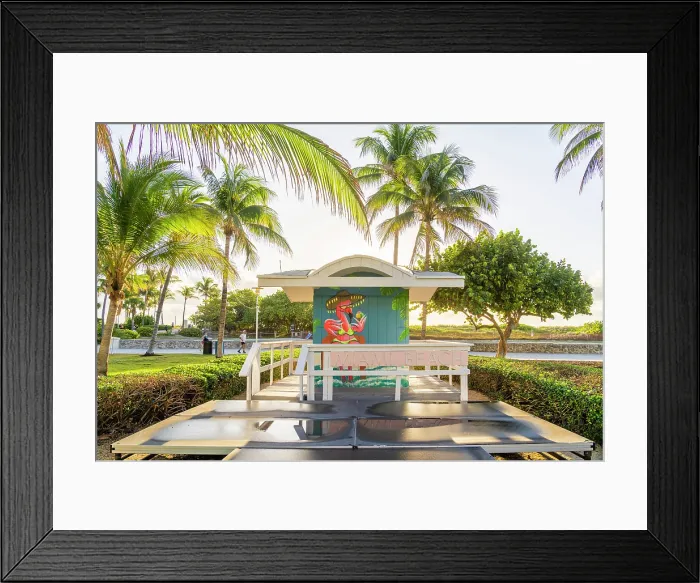 Framed Print : Colourful hut, South Beach, Miami, Florida, USA Framed Print : Colourful hut, South Beach, Miami, Florida, USA