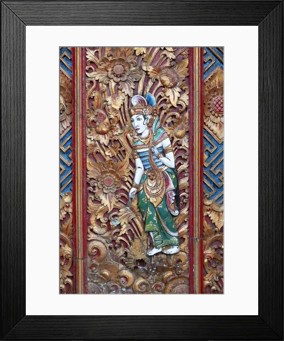 Framed Print : Decorated door in a temple in Ubud, Bali, Indonesia