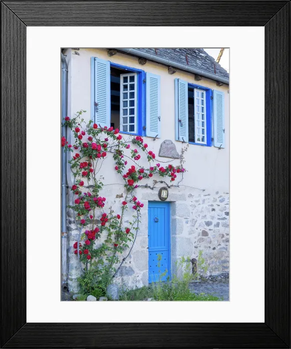 Framed Print : A traditional house next to the Dordogne river, Argentat, Correze, Nouvelle-Aquitaine, France