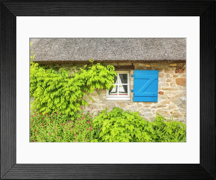 Framed Print : Window of an old thatched-roof house on the Ile-aux-Moines in the Gulf of Morbihan, Morbihan, Brittany, France Framed Print : Window of an old thatched-roof house on the Ile-aux-Moines in the Gulf of Morbihan, Morbihan, Brittany, France