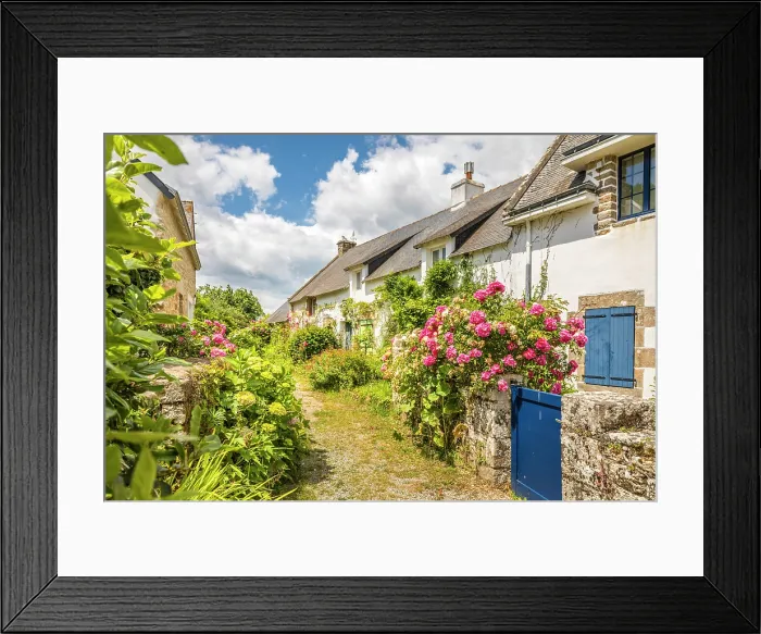 Framed Print : Idyllic village alley on the Ile-aux-Moines in the Gulf of Morbihan, Morbihan, Brittany, France Framed Print : Idyllic village alley on the Ile-aux-Moines in the Gulf of Morbihan, Morbihan, Brittany, France