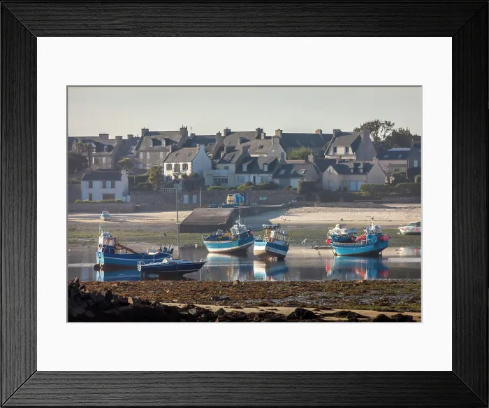 Framed Print : Harbor on the Ile de Batz at low tide in the evening light, Finistere, Brittany, France