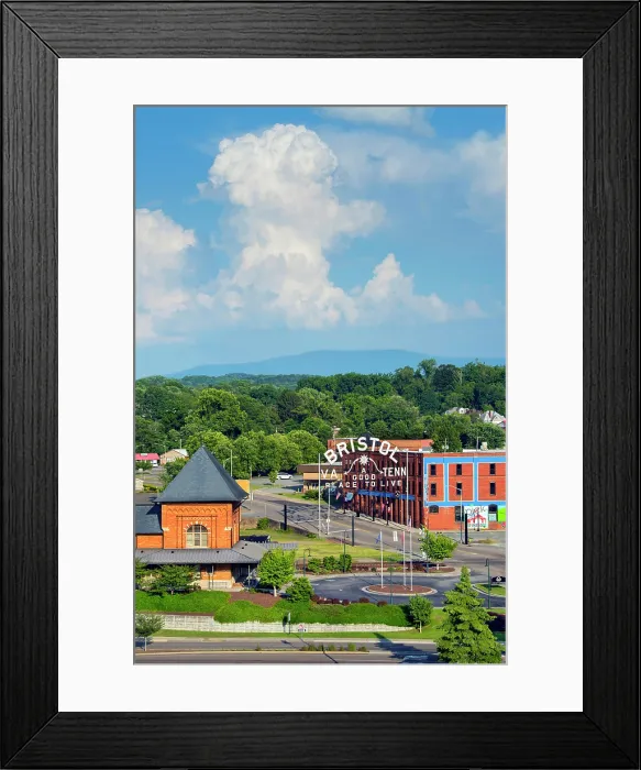 Framed Print : USA, Bristol, Virginia, Tennessee, Twin Cities, State Line Runs Down The Middle Of Its Main Street, State Street, 1920s Historic Bristol Sign, National Register Of Historic Places