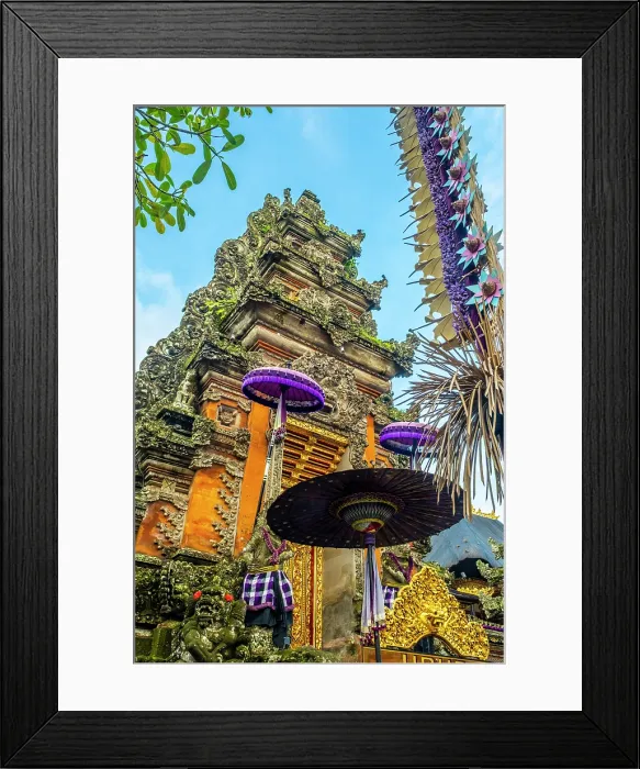 Framed Print : Paduraksa (kori) gateway, Pura Taman Kemuda Saraswati (Water Palace), Bali, Indonesia