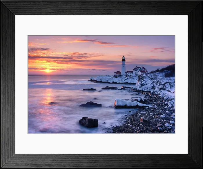 Framed Print : Winter sunrise at Portland Head Lighthouse, Cape Elizabeth, Maine, USA Framed Print : Winter sunrise at Portland Head Lighthouse, Cape Elizabeth, Maine, USA