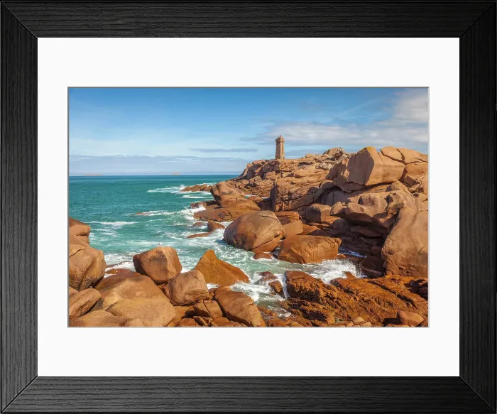 Framed Print : Rocky coast at the Phare de Ploumanac'h on the Cote de Granit Rose, Finistere, Brittany, France