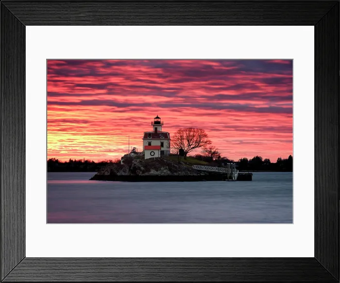 Framed Print : Sunset over Pomham Rocks Lighthouse on the Providence River, Riverside, Rhode Island, USA Framed Print : Sunset over Pomham Rocks Lighthouse on the Providence River, Riverside, Rhode Island, USA