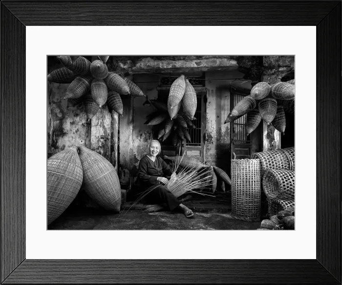 Framed Print : Local women making traditional bamboo fish traps, Thu Sy Village, near Hanoi, Vietnam, Southeast Asia Framed Print : Local women making traditional bamboo fish traps, Thu Sy Village, near Hanoi, Vietnam, Southeast Asia