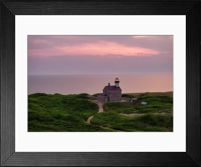 Framed Print : Siunset over Noth Light on Block Island, Rhode Island, USA Framed Print : Siunset over Noth Light on Block Island, Rhode Island, USA