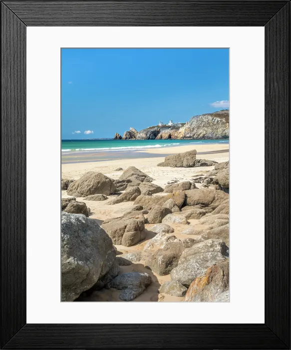 Framed Print : Plage de Pen Hat with Toulinguet lighthouse, Camaret-sur-Mer, Finistere, Brittany, France