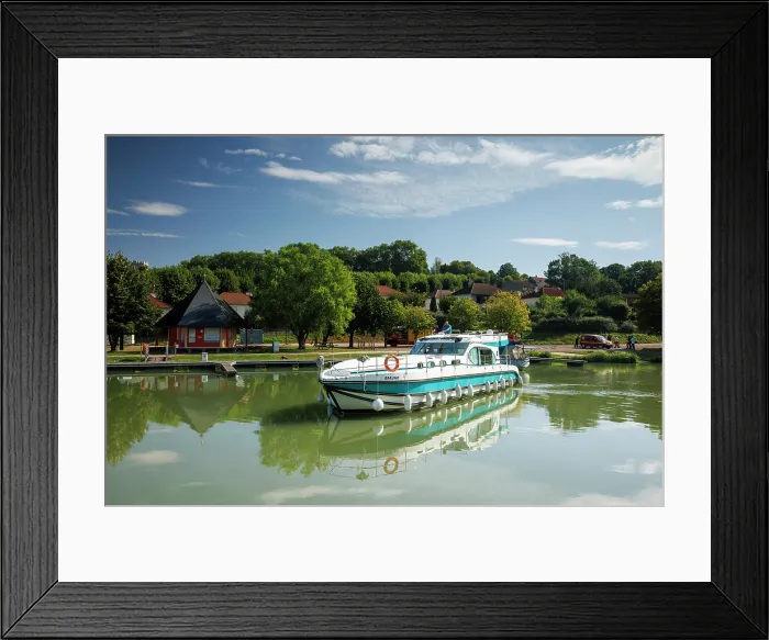 Framed Print : Canal de Bourgogne, Burgundy, France Framed Print : Canal de Bourgogne, Burgundy, France