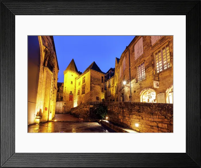 Framed Print : Manoir de Gisson, Sarlat la Caneda, Dordogne, France Framed Print : Manoir de Gisson, Sarlat la Caneda, Dordogne, France