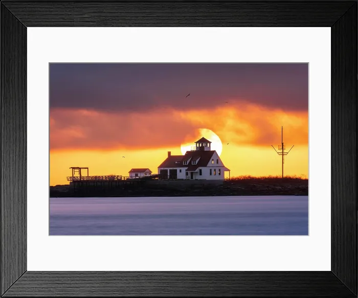 Framed Print : Sun rising over Wood Island Liftesaving Station, Kittery Point, Maine, USA Framed Print : Sun rising over Wood Island Liftesaving Station, Kittery Point, Maine, USA
