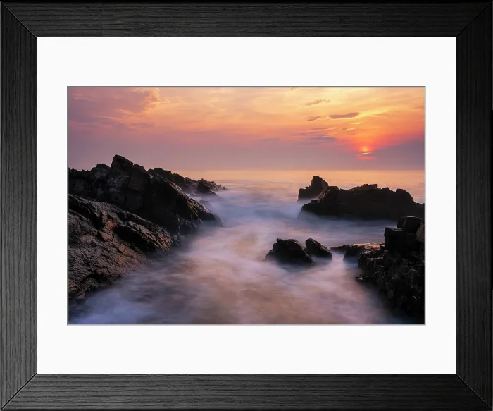 Framed Print : Moody sunrise over Marginal Way, Ogunquit, Maine, USA Framed Print : Moody sunrise over Marginal Way, Ogunquit, Maine, USA