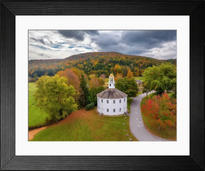Framed Print : Autumn at the Old Round Church, Richmond, Vermont, USA Framed Print : Autumn at the Old Round Church, Richmond, Vermont, USA