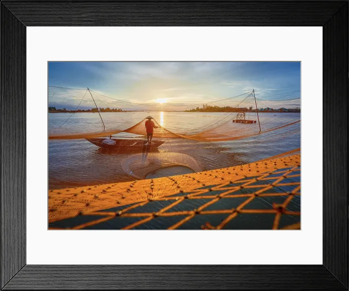 Framed Print : Fisherman handling fishing nets on traditional Sampan boat, Hoi An, Quang Nam Province, Central Vietnam. (MR) Framed Print : Fisherman handling fishing nets on traditional Sampan boat, Hoi An, Quang Nam Province, Central Vietnam. (MR)