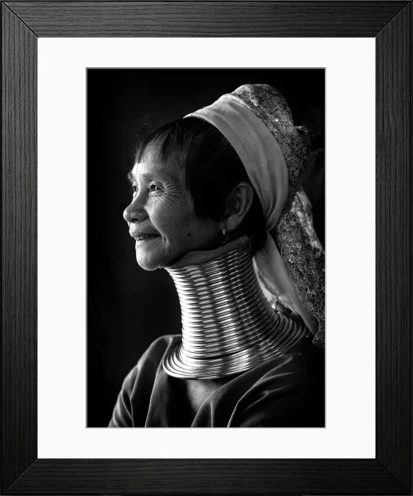 Framed Print : Woman of the Kayan (Padaung) tribe with brass coilss around her neck, Inle Lake, Shan State, Myanmar Framed Print : Woman of the Kayan (Padaung) tribe with brass coilss around her neck, Inle Lake, Shan State, Myanmar
