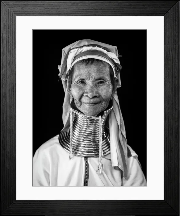 Framed Print : Woman of the Kayan (Padaung) tribe with brass coilss around her neck, Inle Lake, Shan State, Myanmar Framed Print : Woman of the Kayan (Padaung) tribe with brass coilss around her neck, Inle Lake, Shan State, Myanmar