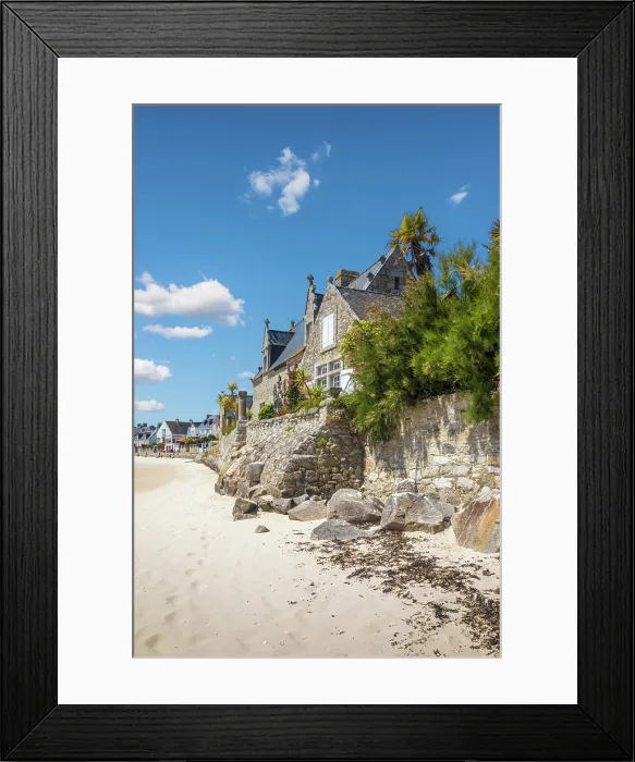 Framed Print : House on the beach of the Ile de Batz, Finistere, Brittany, France Framed Print : House on the beach of the Ile de Batz, Finistere, Brittany, France