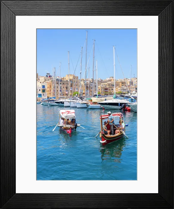 Framed Print : Traditional water taxi of picturesque Vittoriosa (Birgu), Valletta, Malta Framed Print : Traditional water taxi of picturesque Vittoriosa (Birgu), Valletta, Malta