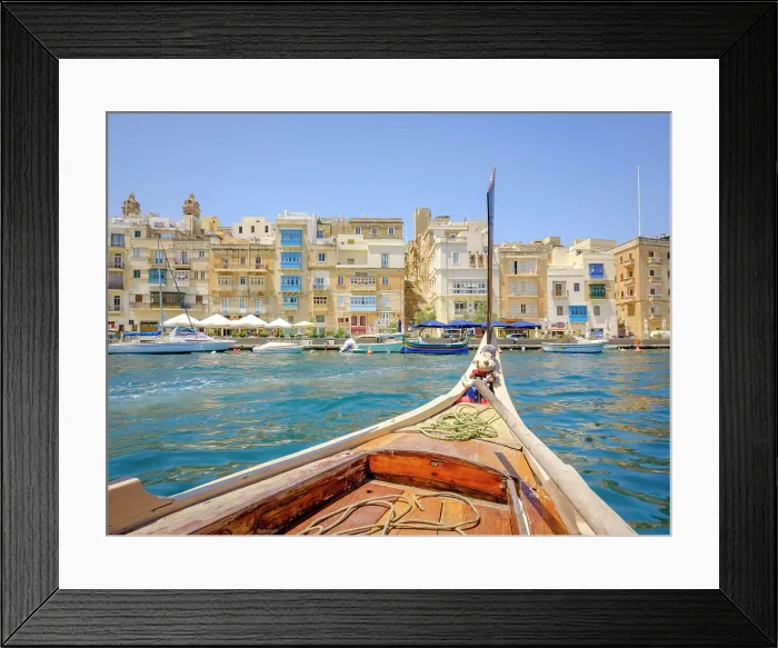 Framed Print : Traditional Water Taxi of picturesque Vittoriosa (Birgu), Valletta, Malta Framed Print : Traditional Water Taxi of picturesque Vittoriosa (Birgu), Valletta, Malta