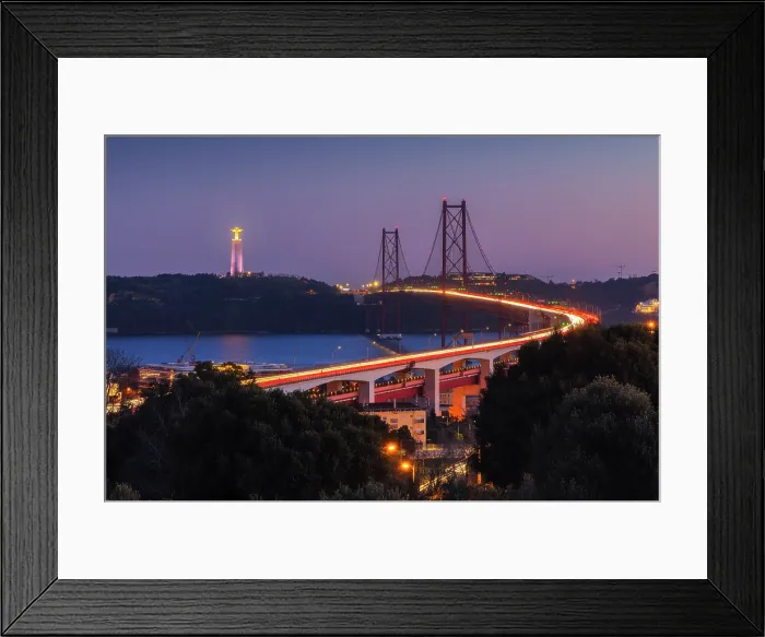 Framed Print : 25 April Bridge at dusk from Bairro de Alvito viewpoint, Lisbon, Portugal Framed Print : 25 April Bridge at dusk from Bairro de Alvito viewpoint, Lisbon, Portugal
