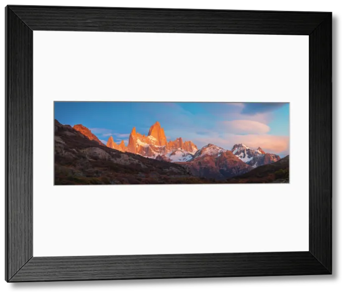 Framed Print : Fitz Roy mountain, El Chalten, Parque Nacional Los Glaciares, Santa Cruz, Patagonia, Argentina Framed Print : Fitz Roy mountain, El Chalten, Parque Nacional Los Glaciares, Santa Cruz, Patagonia, Argentina