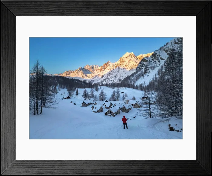 Framed Print : Crampiolo, Alpe Devero. Alpe Devero, Devero valley, Antigorio valley, Ossola valley, Piedmont, Verbano Cusio Ossola district, Italy. (MR)