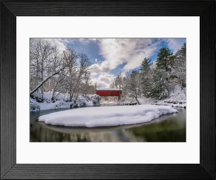 Framed Print : Winter at Slaughter House Covered Bridge on Dog River, Green Mountains, Northfield, Vermont, USA Framed Print : Winter at Slaughter House Covered Bridge on Dog River, Green Mountains, Northfield, Vermont, USA