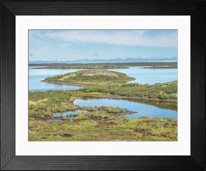 Framed Print : Lake Illuvigaaluttalik, Nunavik, Quebec, Canada Framed Print : Lake Illuvigaaluttalik, Nunavik, Quebec, Canada