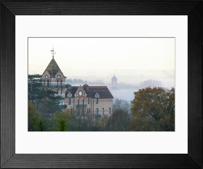 Framed Print : Misty morning views from Richmond Hill towards River Thames, Richmond, London, England
