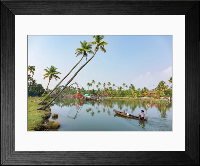 Framed Print : India, Kerala, Alappuzha, Alleppey, a fisherman in a canoe in front of Chinese fishing nets Framed Print : India, Kerala, Alappuzha, Alleppey, a fisherman in a canoe in front of Chinese fishing nets