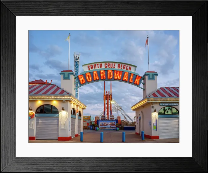 Framed Print : Santa Cruz Beach Boardwalk Amusement Park, Santa Cruz, California, USA Framed Print : Santa Cruz Beach Boardwalk Amusement Park, Santa Cruz, California, USA