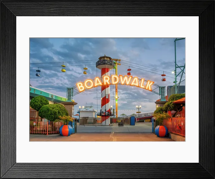 Framed Print : Santa Cruz Beach Boardwalk Amusement Park, Santa Cruz, California, USA Framed Print : Santa Cruz Beach Boardwalk Amusement Park, Santa Cruz, California, USA