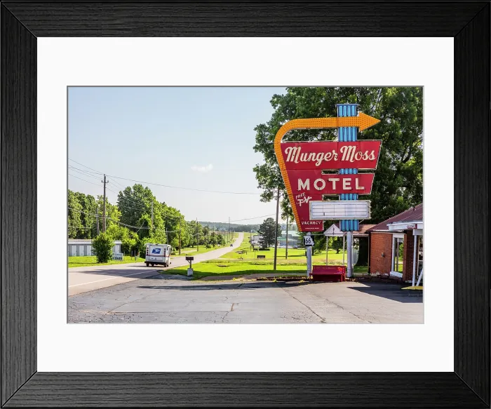 Framed Print : Munger Moss Motel, Lebanon, Missouri, United States Framed Print : Munger Moss Motel, Lebanon, Missouri, United States
